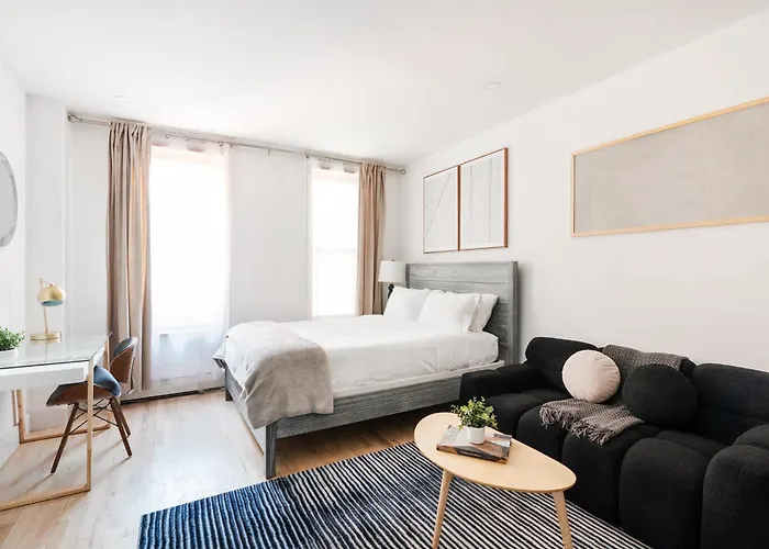 1597-14 New Renovated Studio Rime Ues - W D